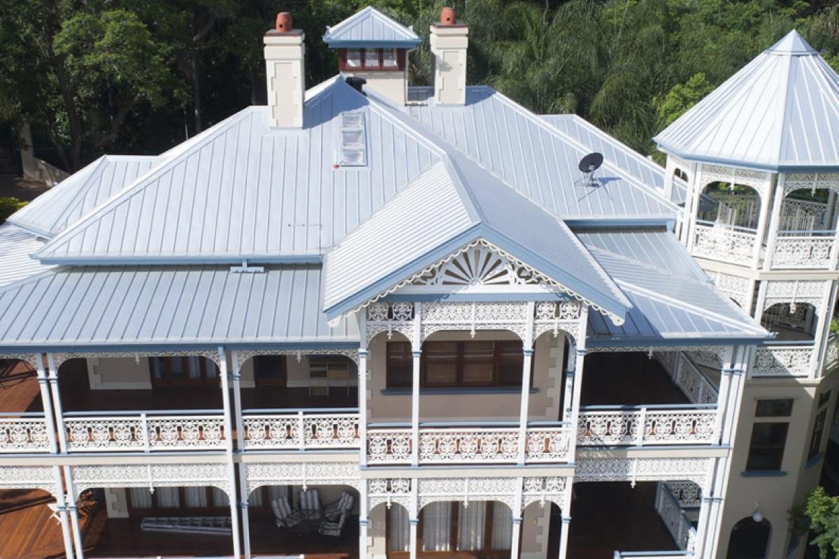 Nareke Manor Highgate Hill with zenith baroque roofing in zincalume finish