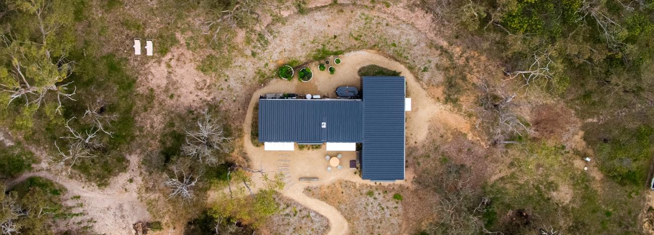 Aerial view of project in Aireys Inlet Victoria with of LYSAGHT KLIP-LOK 700 CLASSIC® roofing. 